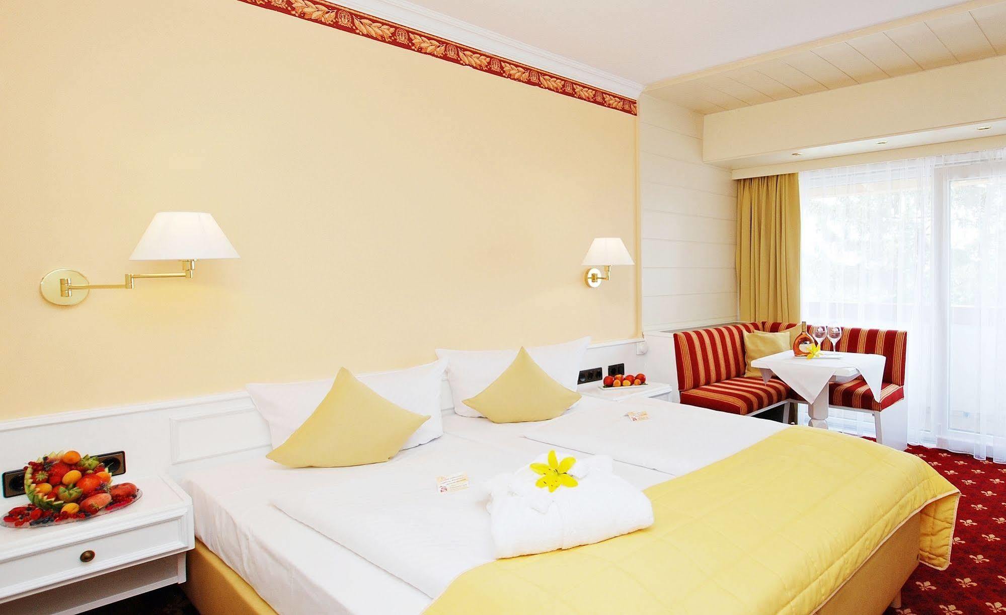 Hotel Wittelsbacher Hoeh Wurzburg Ngoại thất bức ảnh