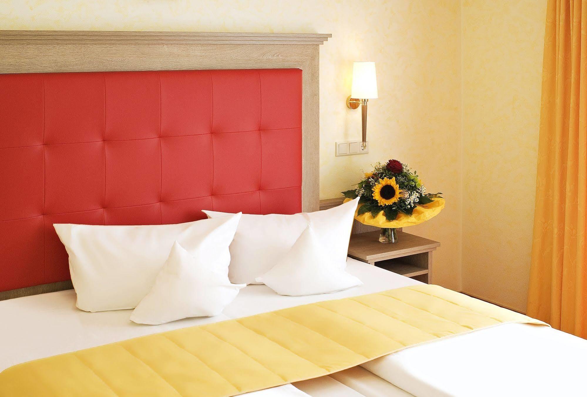 Hotel Wittelsbacher Hoeh Wurzburg Ngoại thất bức ảnh